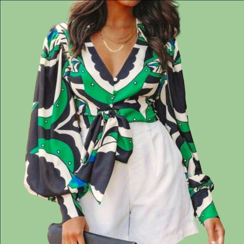 Geometric print ballon sleeves, tie front blouse